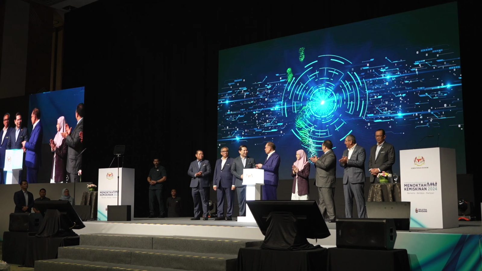 The launch on the main stage